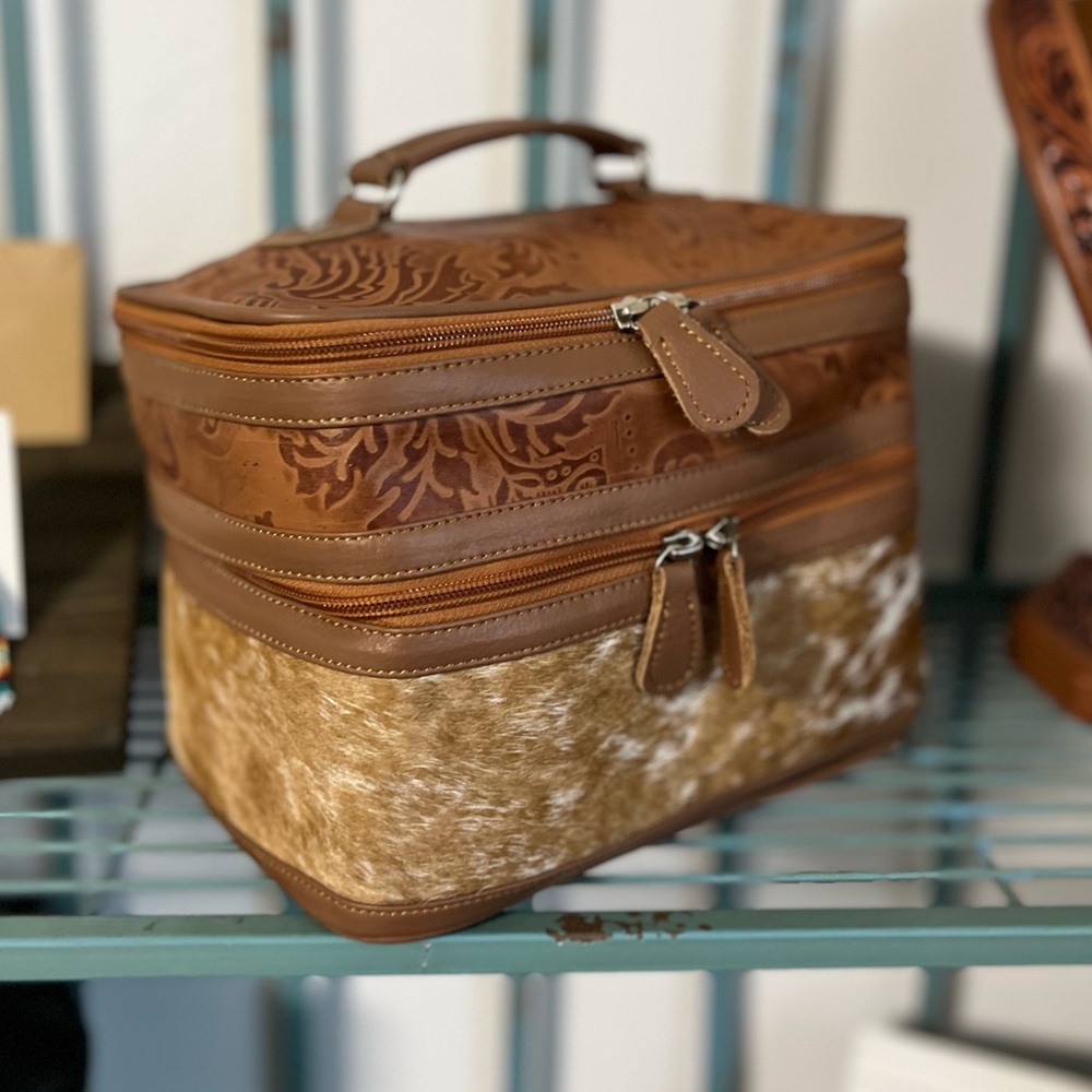 Leather Cowhide Makeup Bag – Tan Embossed Travel Cosmetic Dopp Kit – NWT - Picture 8 of 13
